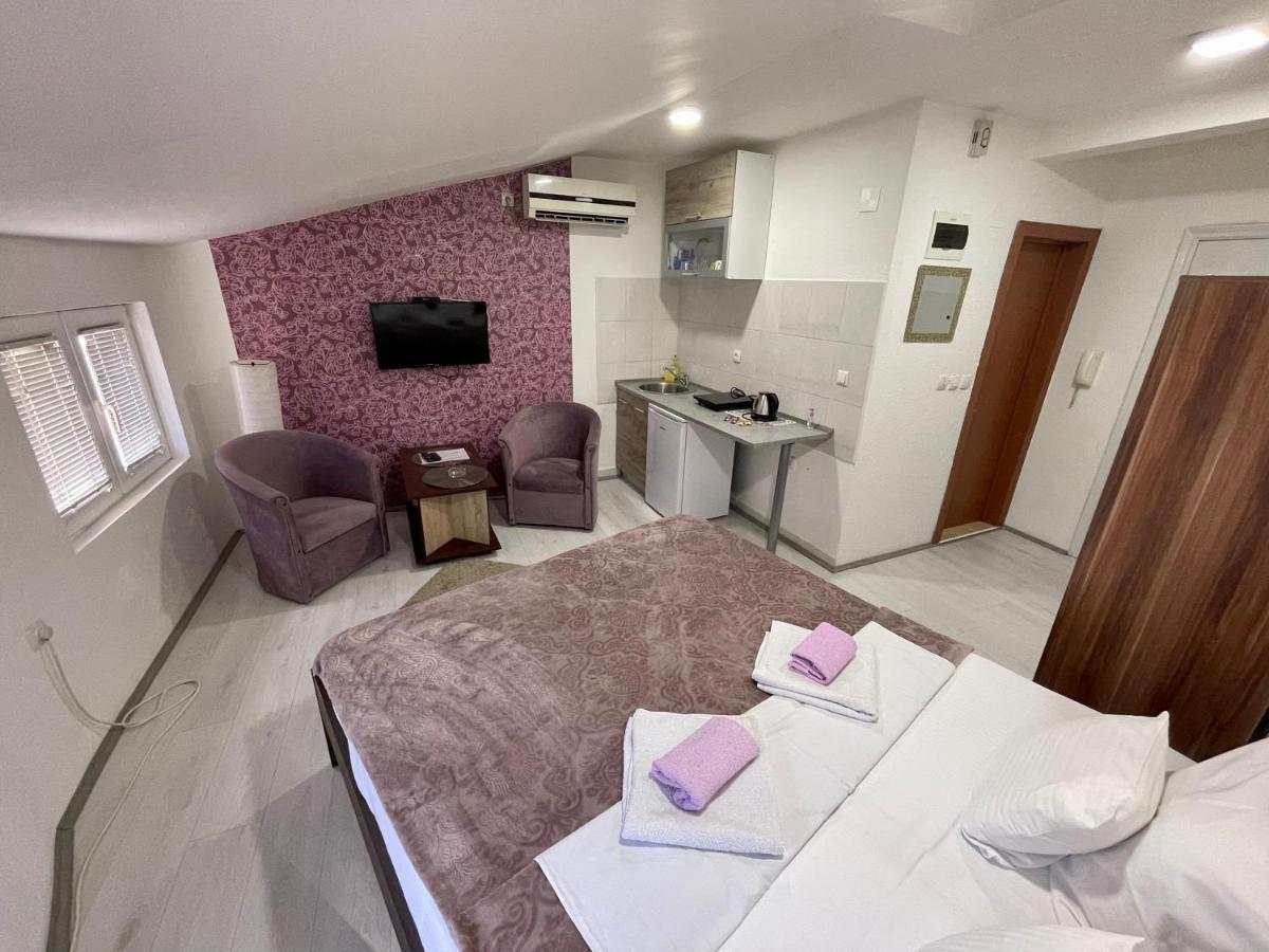 Apartmani Aleksandra U Centru Grada Kragujevac Eksteriør bilde