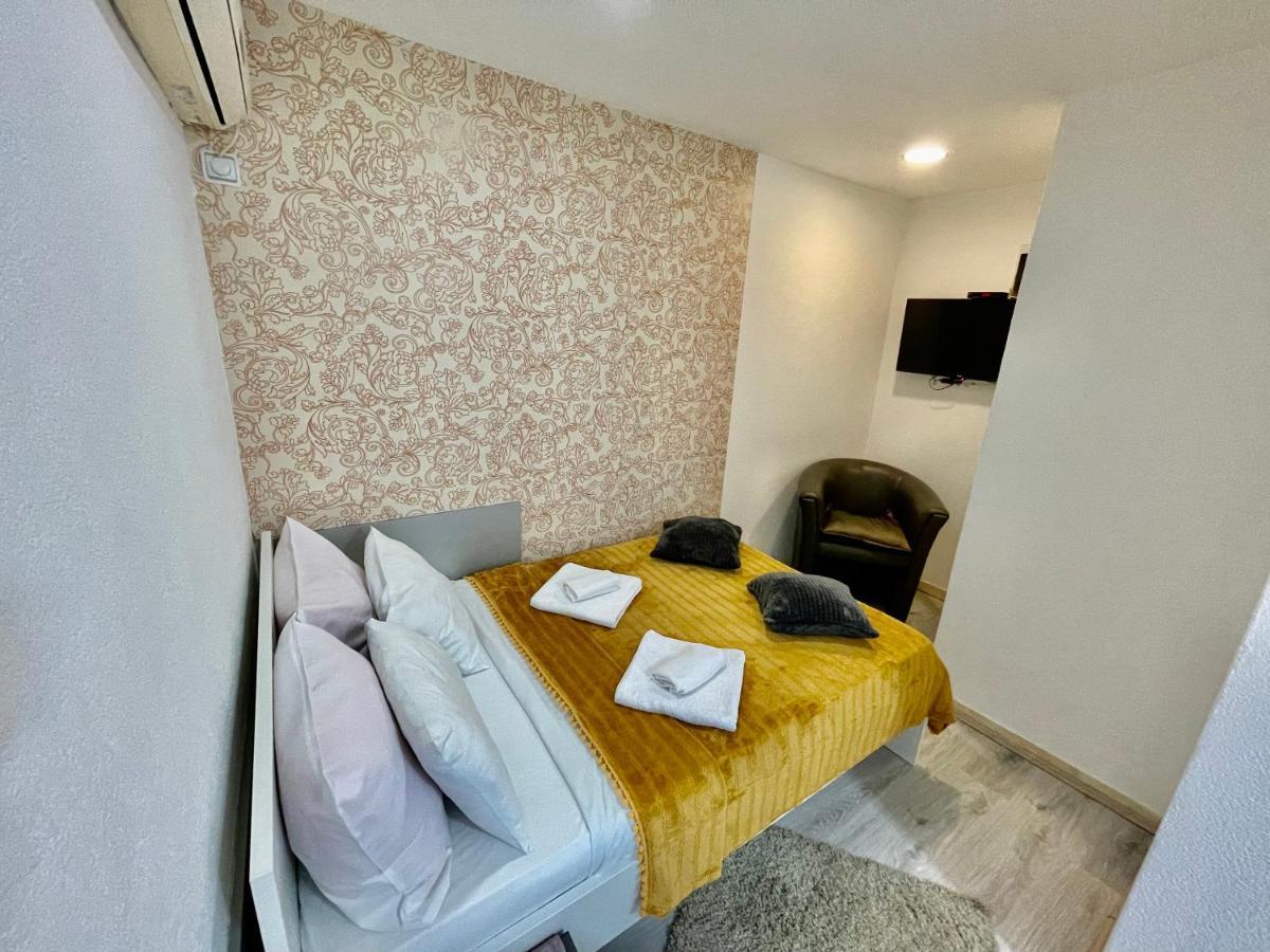 Apartmani Aleksandra U Centru Grada Kragujevac Eksteriør bilde