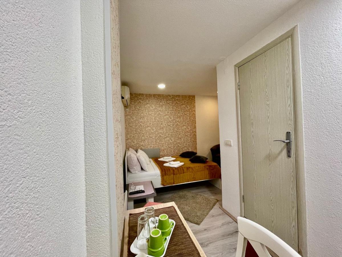 Apartmani Aleksandra U Centru Grada Kragujevac Eksteriør bilde