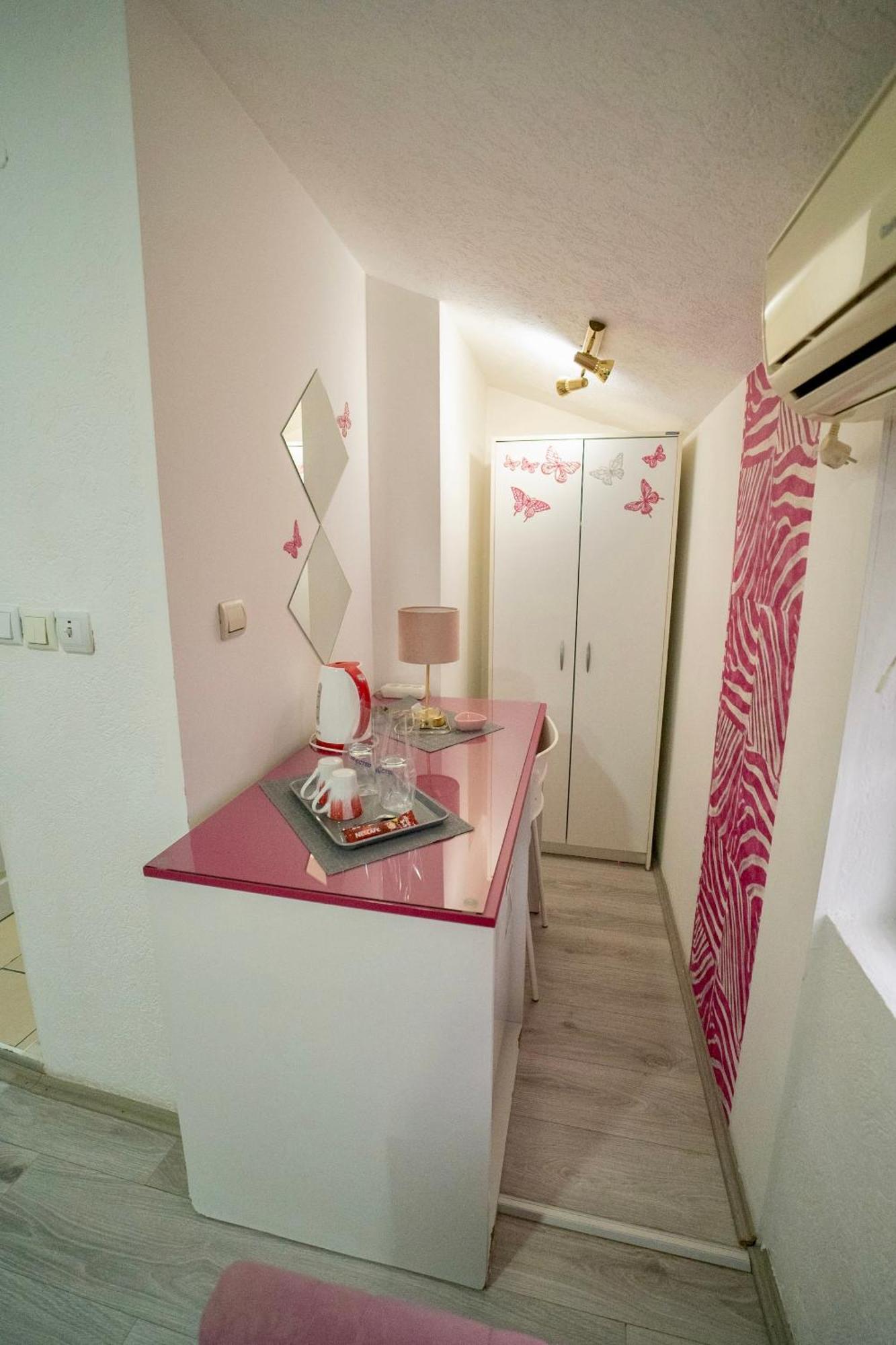 Apartmani Aleksandra U Centru Grada Kragujevac Eksteriør bilde