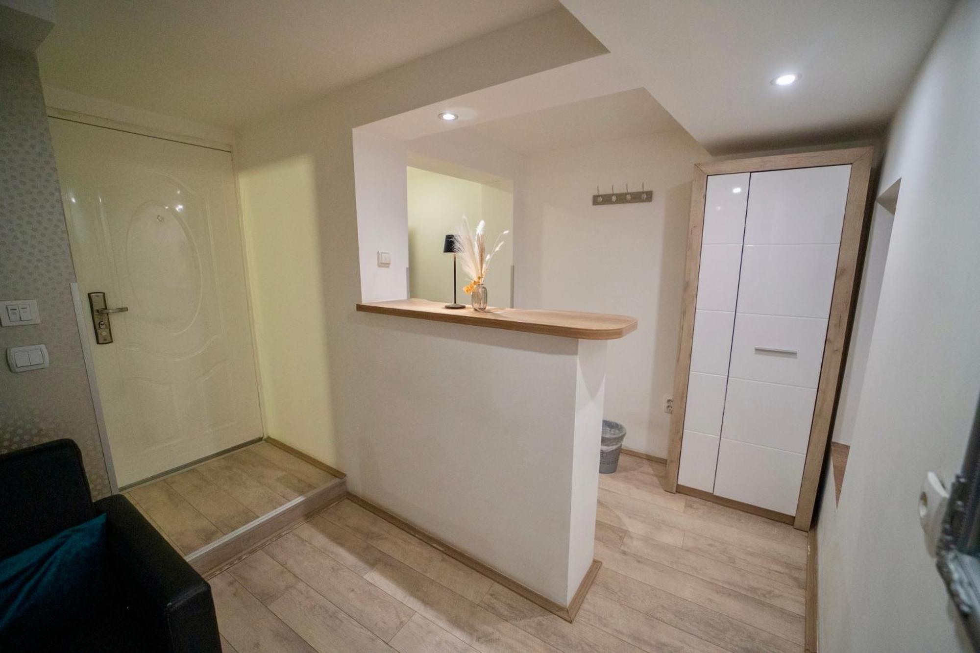 Apartmani Aleksandra U Centru Grada Kragujevac Eksteriør bilde