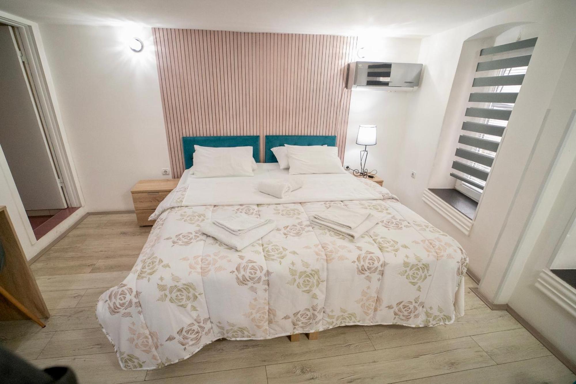 Apartmani Aleksandra U Centru Grada Kragujevac Eksteriør bilde