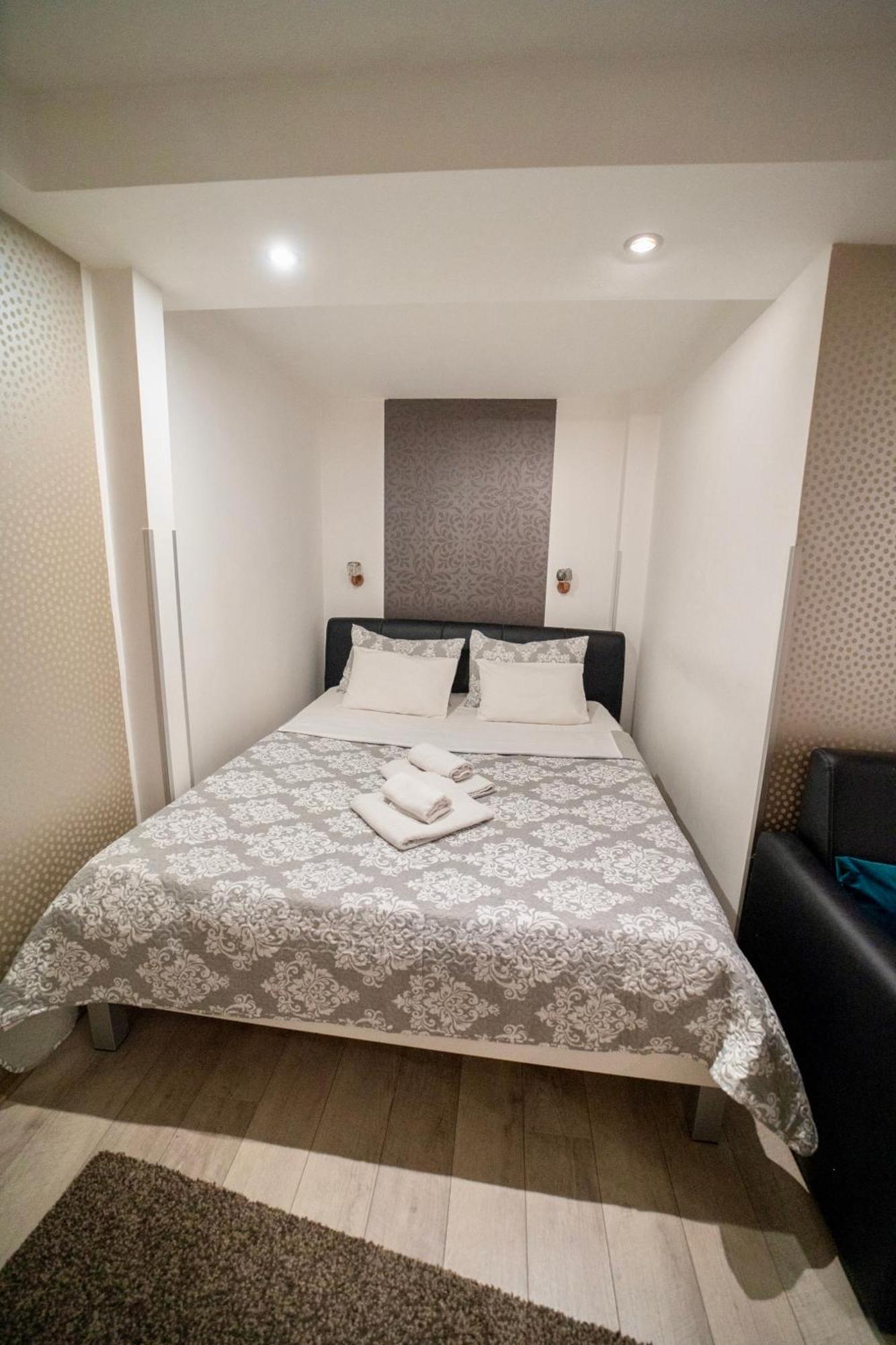 Apartmani Aleksandra U Centru Grada Kragujevac Eksteriør bilde