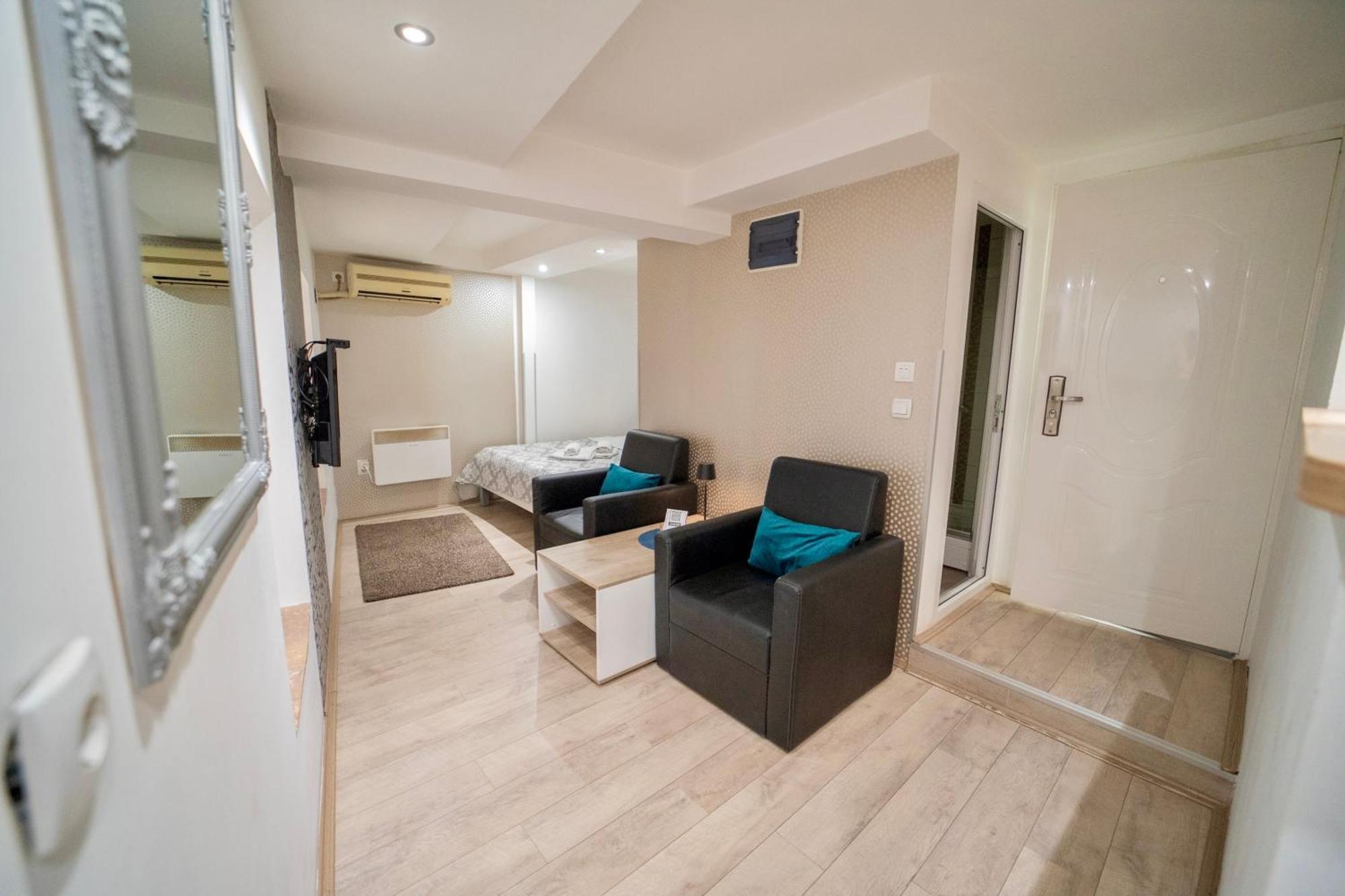 Apartmani Aleksandra U Centru Grada Kragujevac Eksteriør bilde