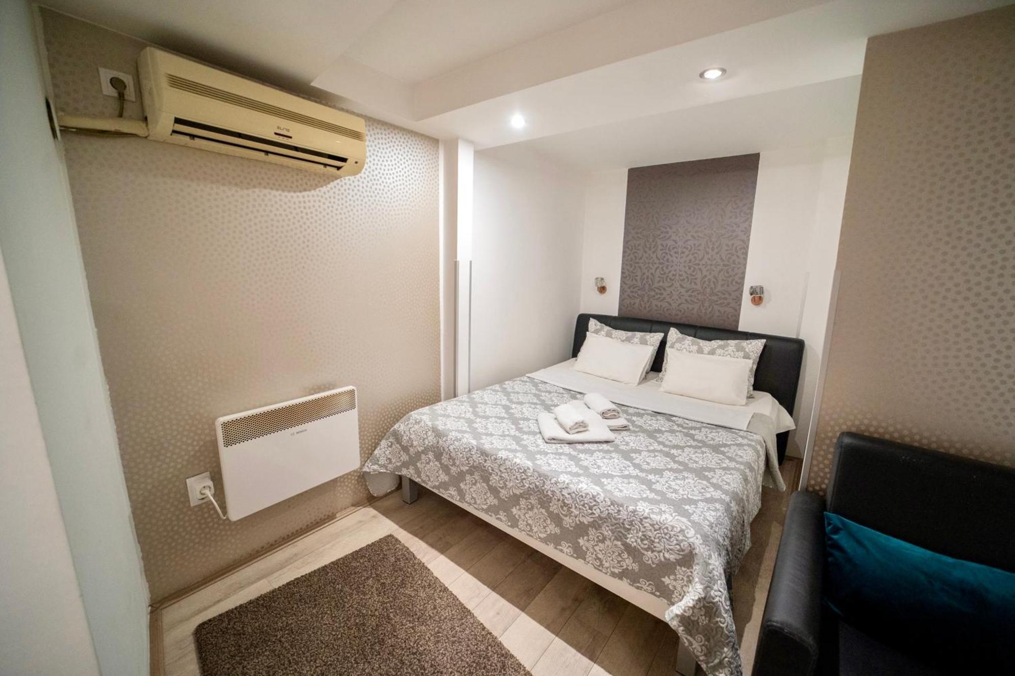 Apartmani Aleksandra U Centru Grada Kragujevac Eksteriør bilde