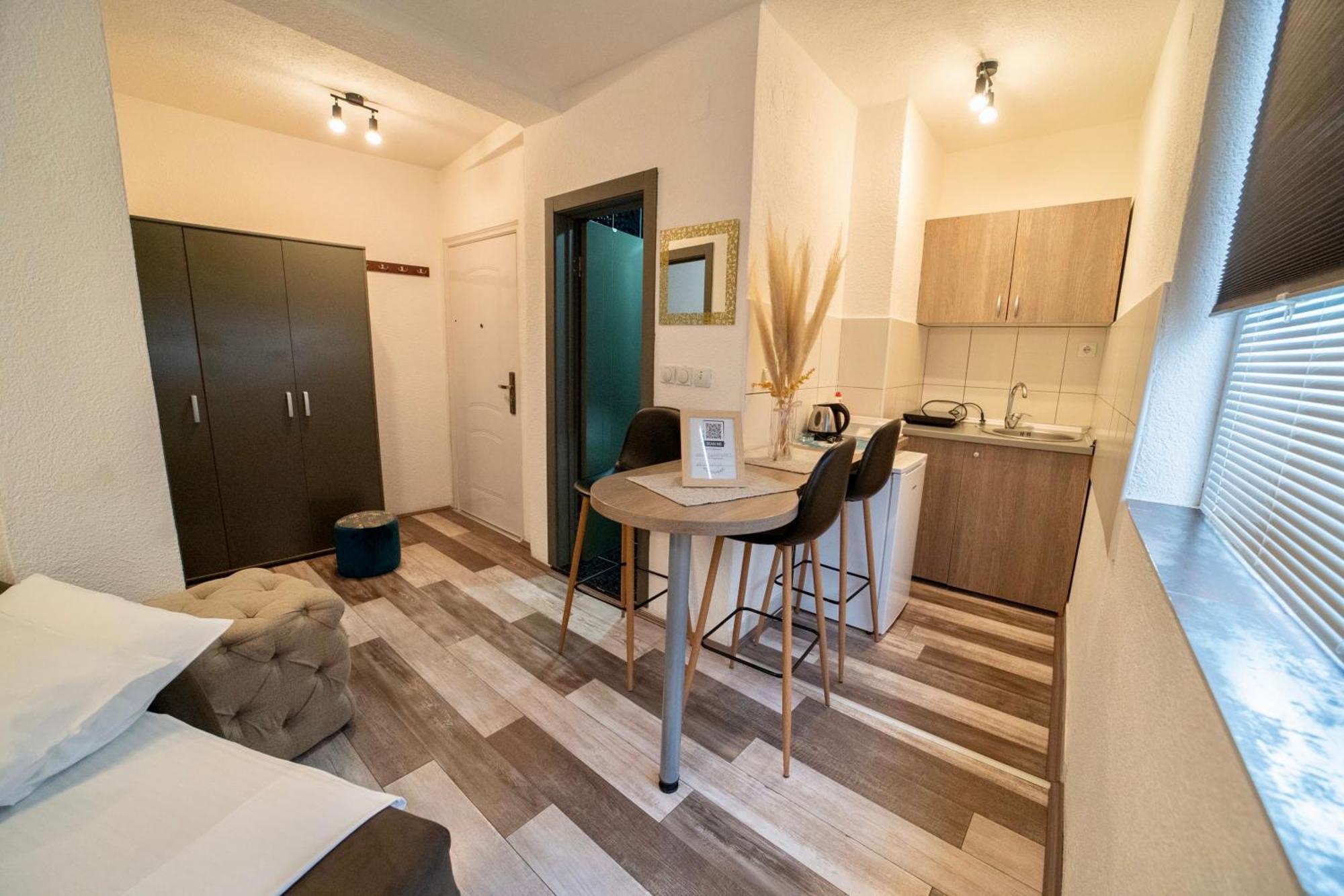 Apartmani Aleksandra U Centru Grada Kragujevac Eksteriør bilde