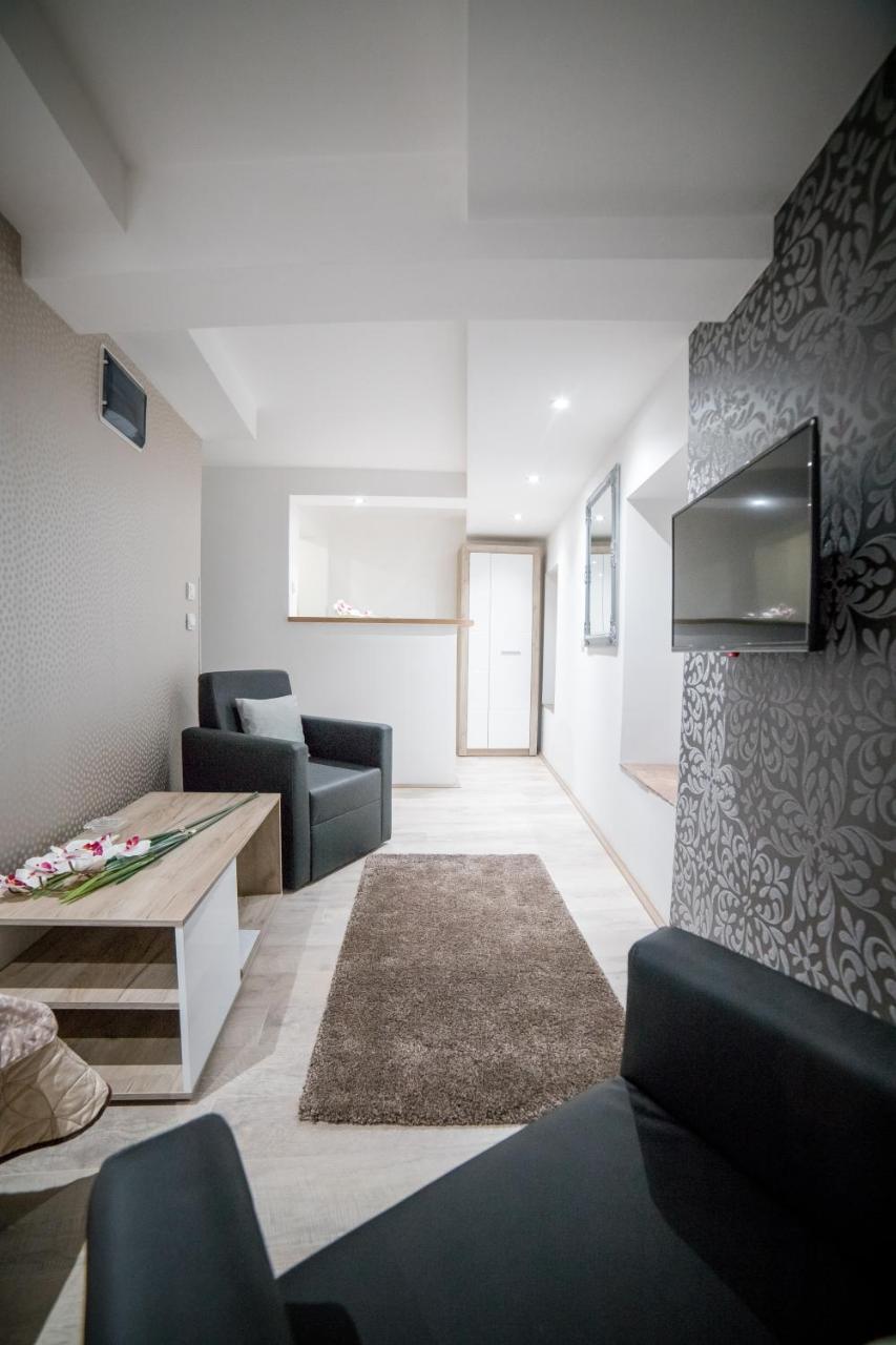 Apartmani Aleksandra U Centru Grada Kragujevac Eksteriør bilde